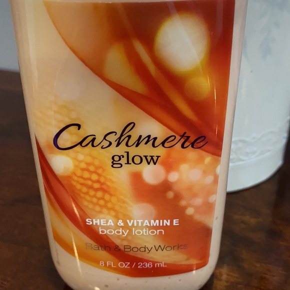 🌼 Bath & Body Works Discontinued Cashmere Glow - Picture 2 of 6